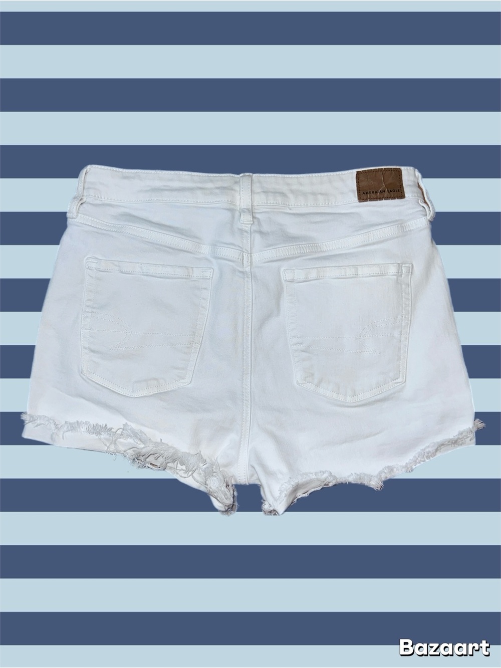 American Eagle High V-Rise White Shortie